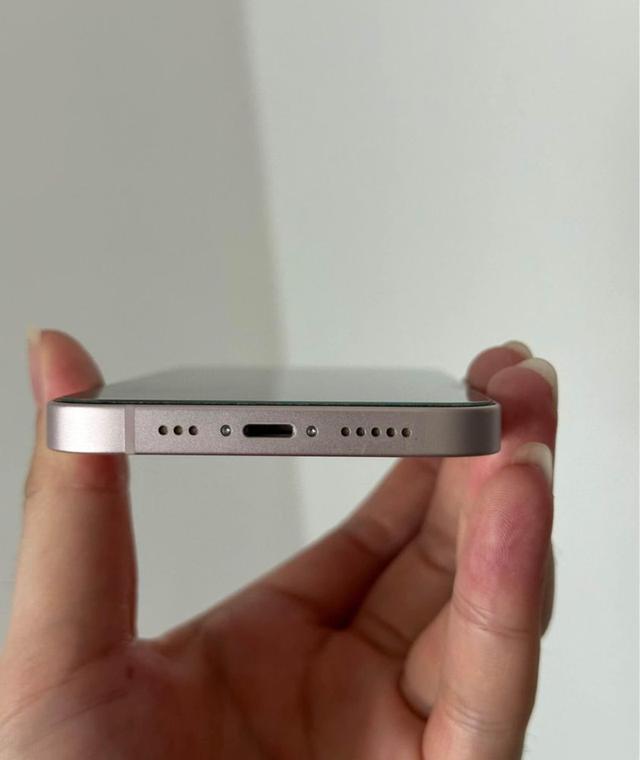 iPhone 13 สีชมพู 3