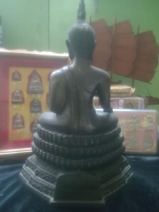 พระบูชา หลวงพ่อเหลือ วัดสร้อยทอง จ.สุพรรณบุรีรุ่นปี2525