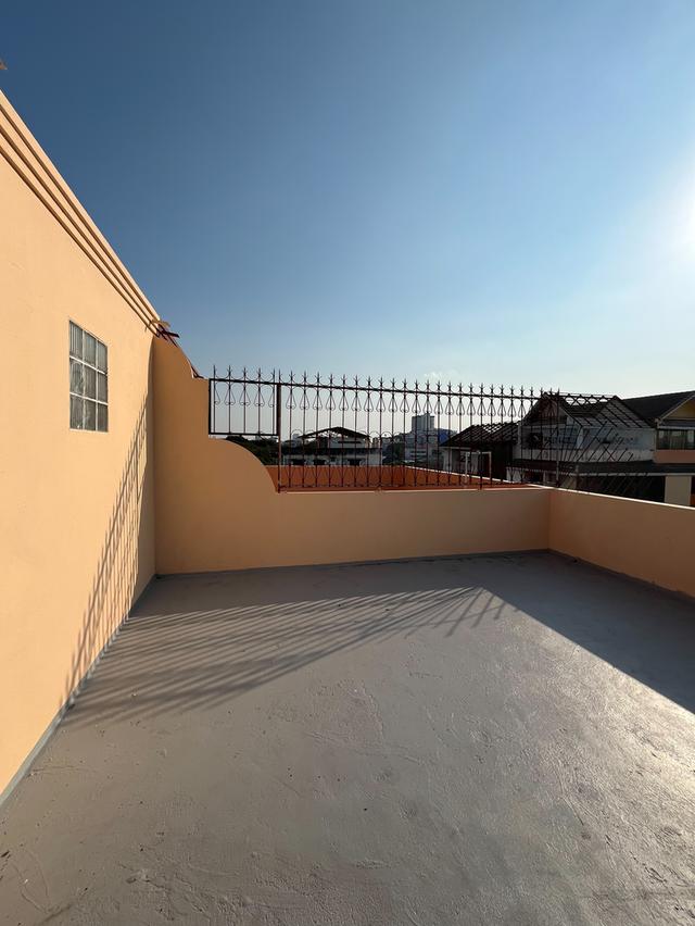 ขายถูก ทาวน์เฮ้าส์ 4 ชั้น บ้านสวนซื่อตรง ลาดพร้าว 87 ซอยประดิษฐมนูธรรม ซ. 10 ถนนเลียบทางด่วนรามอินทรา เขตวังทองหลาง กทม. 19