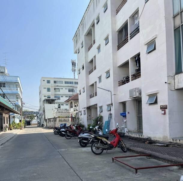 ขายอพาร์ทเม้นท์ เนื้อที่ 1 ไร่ 44 ตรว. (แยกสองโฉนด 369+75 ตรว.) 1