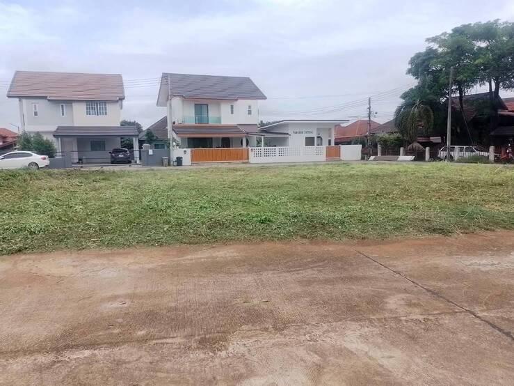 ด่วนขายที่ดิน 142 ตร.ว. บ้านดู่ จ.เชียงราย สอบถามข้อมูลเพิ่มเติม ได้ที่ 0917987997 , 0629394165 1