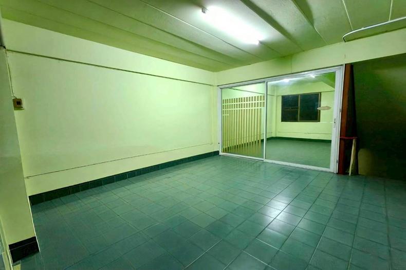 ขาย/เช่า อาคารพาณิชย์ เนื้อที่ 15 ตร.ว. หมู่บ้านขวัญทิพย์ (ซอย 1) (ซอยเพชรเกษม 69), ใกล้เทวาลัยท้าวมหาพรหม ถนนเพชรเกษม แขวงหนองค้างพลู เขตหนองแขม 6