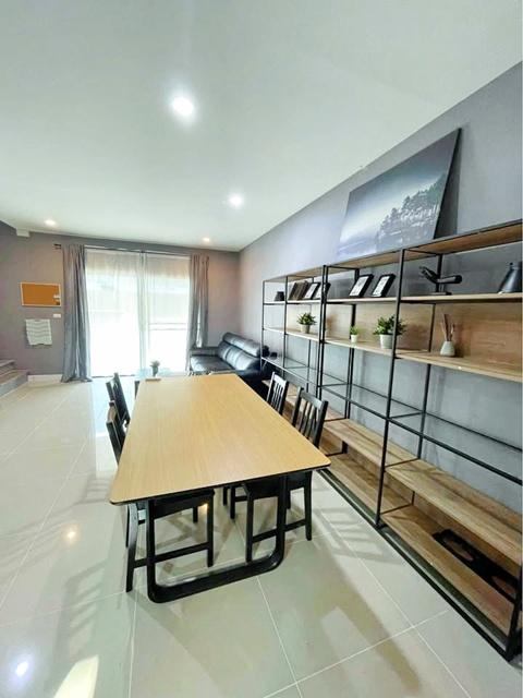 ฟิวเจอร์ พาร์ค รังสิต4.6กม. 4 นอน ให้เช่าทาวน์โฮมแสนสิริ 2 ชั้น ใหญ่ 136ตร.ม. 17ตร.วา. นานาชาติไทย 4.5 กม.4 นอน 3 น้ำ MR 3