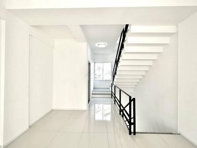 ให้เช่าอาคารพาณิชย์ 4 ชั้น 210 ตรม. โครงการวิซีโอ รามคำแหง (Vizio Ramkhamhaeng) ติดถนนราษฎร์พัฒนา 4