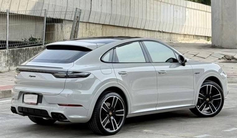 Porsche Cayenne Coupe E-Hybrid