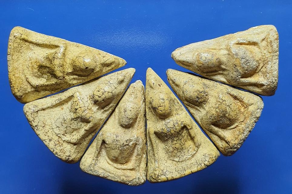 พระนางพญาสมเด็จยายจันทร์ นางพญาเนื้อสมเด็จ 帕南帕亚 Phra Nang Phaya 圣粉牌 รหัสสินค้า NPY16-21