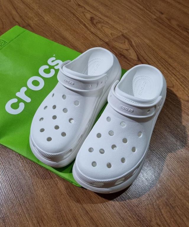 รองเท้า Crocs รุ่น unisex crush clog 1