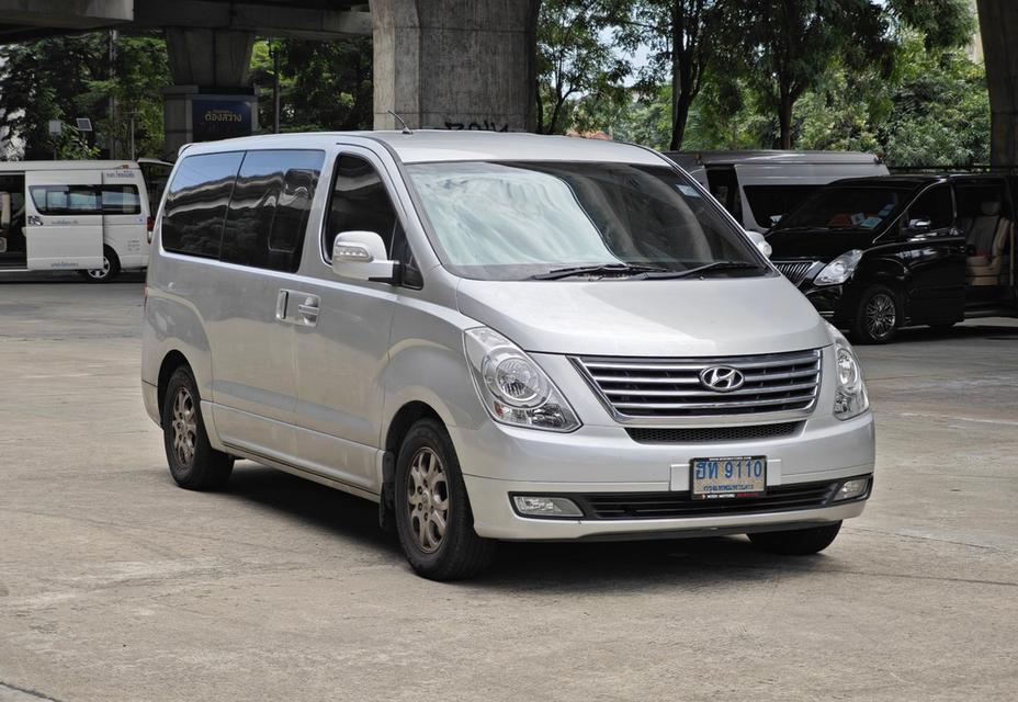 Hyundai H-1 2.5 Maesto Executive ปี 2010 2