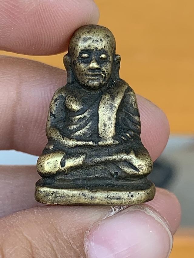 รูปหล่อหลวงพ่อเงิน ไม่รู้พิม