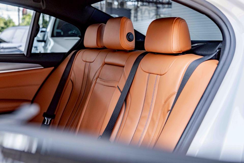 รหัสรถ NP8751 รุ่นรถ : BMW 520D M SPORTปีรถ : 2019 รูปที่ 15