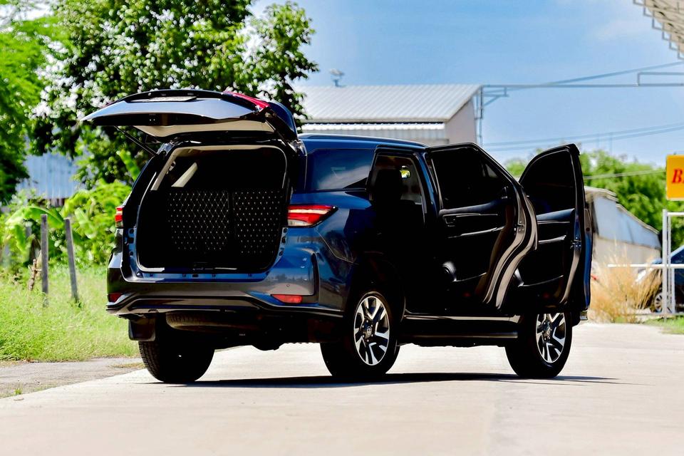 Toyota Fortuner 2.4Leader ปี23 รูปที่ 16