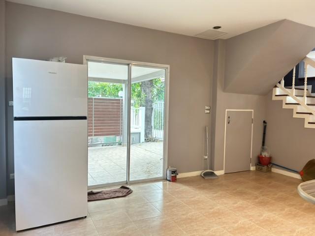 ให้เช่าบ้านเดี่ยว2ชั้น60ตร.วถนนลาดพร้าว64ทะลุออกรัชดาได้ ปรับปรัฃุงใหม่ มี 4 นอน3น้ำ แอร์ 5 เครื่อง เฟอร์ฯครบเช่า45,000บ 7