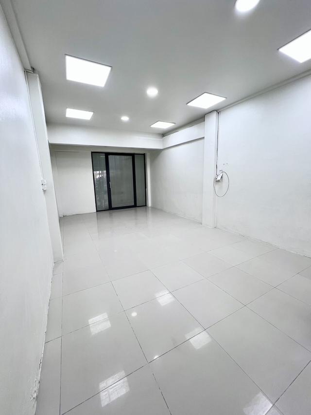 อาคารพาณิชย์ ประชาอุทิศ 90 8