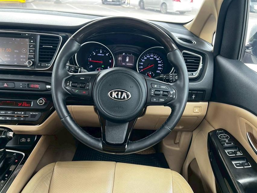 Kia Grand Canival 2.2EX (11ที่นั่ง) ปี 2015 จด 2017 สีขาว รูปที่ 9