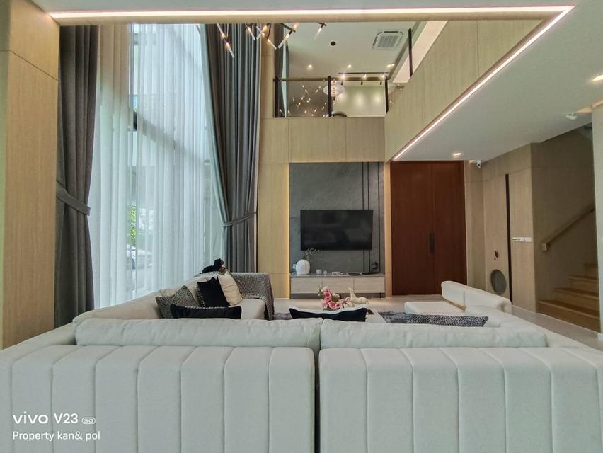 ขายบ้านเดี่ยวหรู Private Pool Villa บ้านใหญ่ 238 ตร.ว. พื้นที่ใช้สอยกว่า 720 ตร.ม. มาพร้อม 4 ห้องนอน* และที่จอดรถมากกว่า 6 คัน*  4