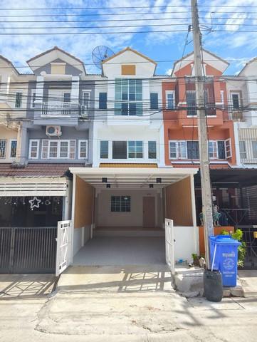 ขายทาวน์เฮ้าส์ 3 ชั้น รีโนเวทใหม่ พร้อมเข้าอยู่  หมู่บ้านลัลลี่วิลล์ 2 (Lally Ville 2) ซอยมังกร แพรกษา 3