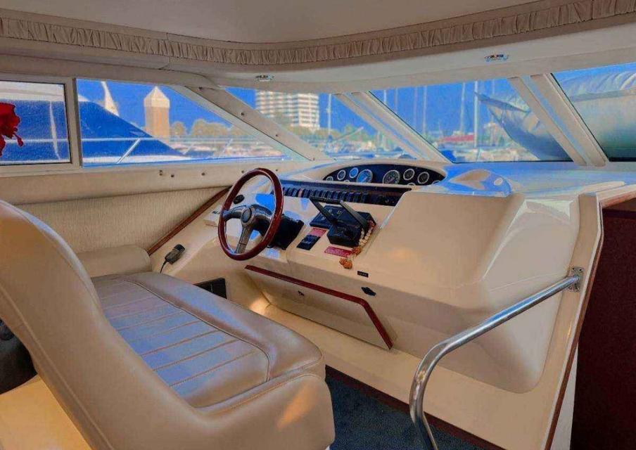 ขายถูกสุดๆเรือยอร์ช Sea Ray Yacht 400 Sedan Bridge  2