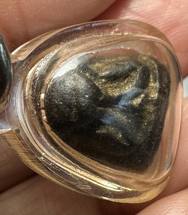 พระปิดตา เนื้อผงคลุกรักหลังแบบพิมพ์เล็ก เก่า รูปที่ 8