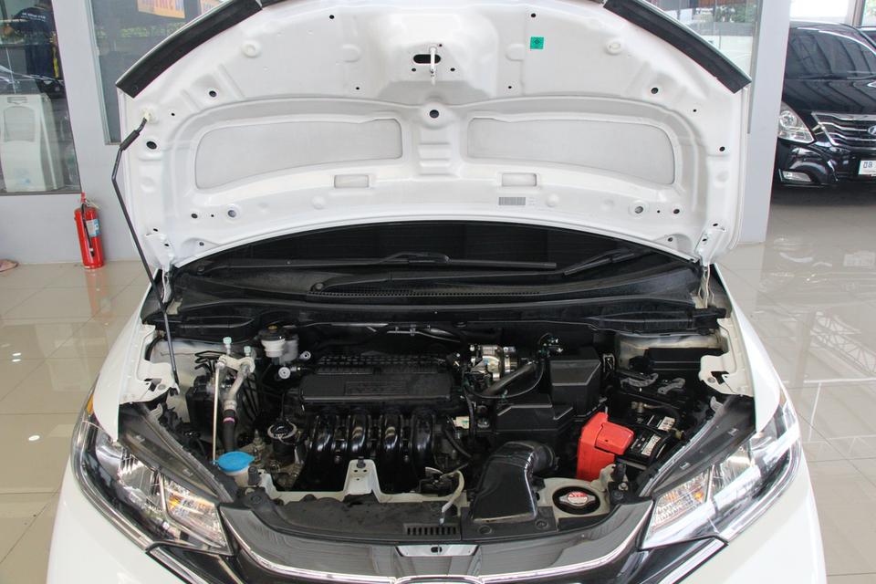 Honda Jazz 1.5RS hatchback 9