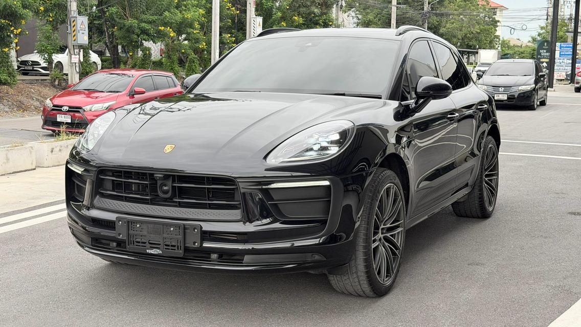 Porsche Macan 2024 สีดำ Milage 12,XXX KM. ออฟชั่นล้นที่สุด สภาพเหมือนใหม่ทุกประการ