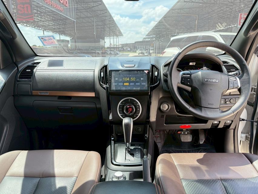 ออกรถ99 บาท รถกระบะออกห้างป้ายแดงใหม่กริ๊บ ออพชั่พแน่น ตัวท็อปออพชั่น ISUZU D-MAX 3.0 Vcross MAX Z-Prestige Cab4 4WD ปี2019 14