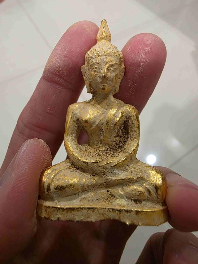 พระรูปหล่อ สีทอง สวย พระพุทธ น่าสะสม หนักๆ สวย เดิมๆ ขายตามสภาพ พร้อมส่ง
