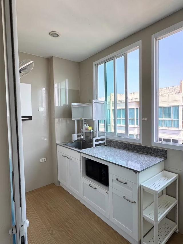 MRT ลาดพร้าว101 650 ม. Penthouse ให้เช่าคอนโดหรู 2นอน 2 น้ำ แฮปปี้ คอนโด ลาดพร้าว 101 ใหญ่ ชั้น 6 เดอะมอลล์ บางกะปิ 2.4 5