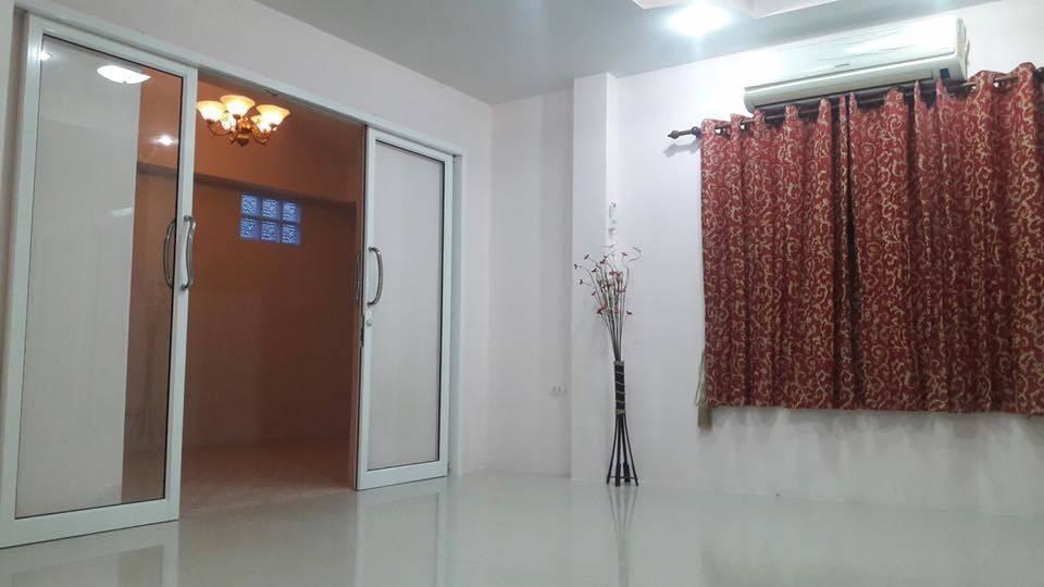 ขายบ้านแฝด 2 ชั้น หัวมุม หมู่บ้านพิมพาภรณ์ ( หลัง ม.เกษตร ศรีราชา ) ขนาด 38.10 ตร.ว. ใกล้ ม.เกษตร อ่าวอุดม ศรีราชา 6