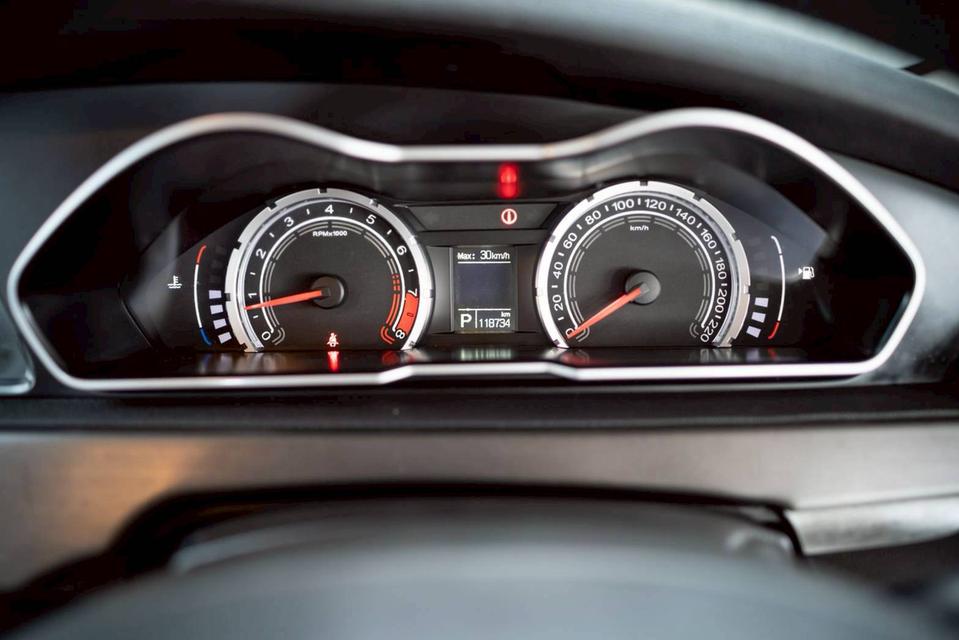 MG 6 1.8 X Turbo Sunroof DCT ปี 2018  โฉม ปี14-ปัจจุบัน มือเดียวป้ายแดง 16