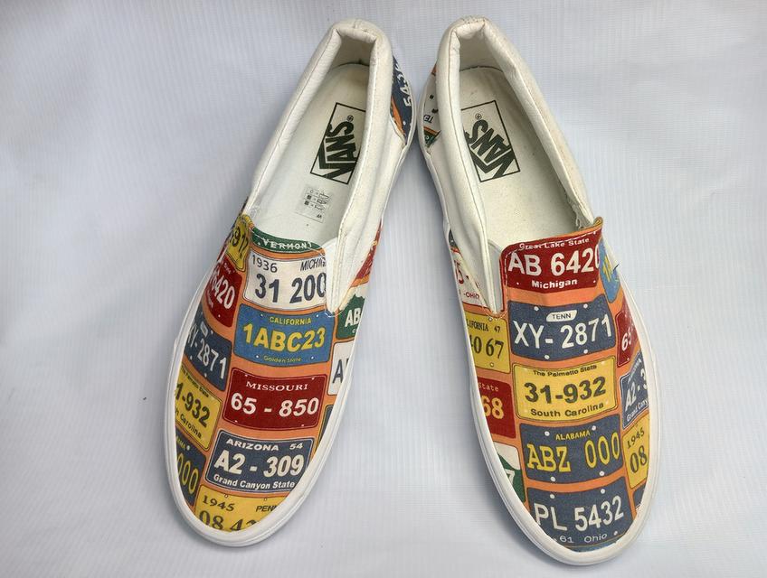 VANS ผ้าใบแบบสวม มือสอง สภาพเหมือนใหม่ จัดส่งฟรี! เก็บปลายทาง