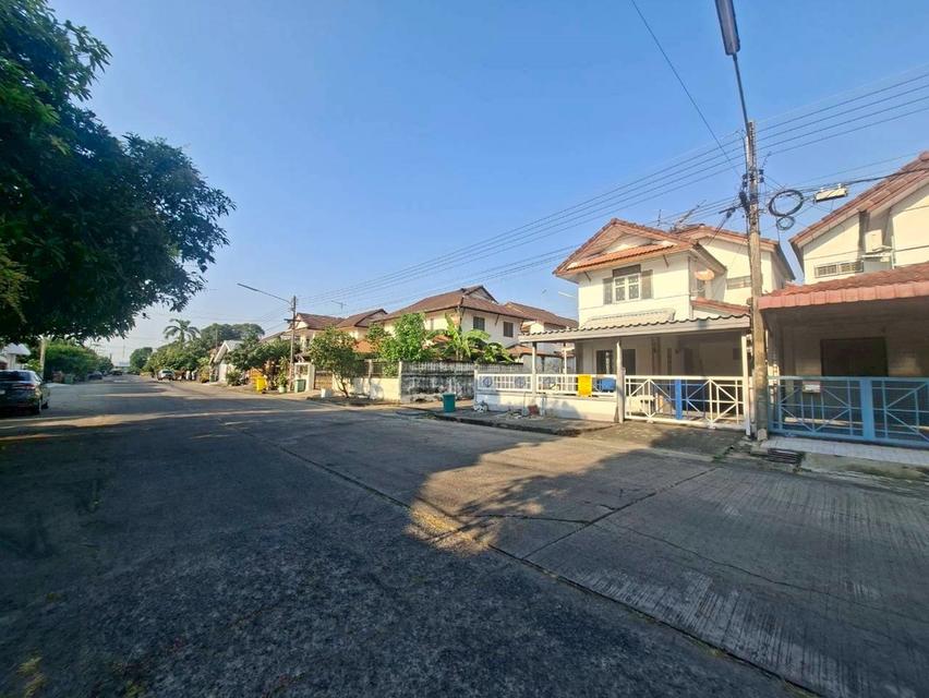 ขายบ้านแฝด 2 ชั้น หลังมุม หมู่บ้านธราดลบุรี คลอง7 2