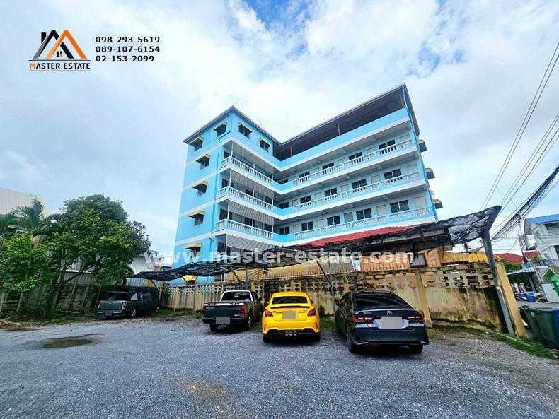 APARTMENT 5 ชั้น + ดาดฟ้า + ที่จอดรถ ซอยทรัพย์บุญชัย 19 ทุกห้องโปร่งลมเย็นด้วย Design ตึกรูปตัว L ให้ทุกห้องมีความโปร่ง มีระเบียงทุกห้อง