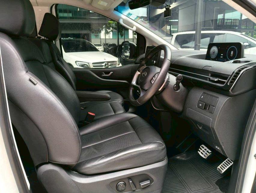 รหัสรถ KPC53 💥 ประหยัดเป็นล้าน! Staria Premium (2023) ตัวท็อปสุด ไมล์น้อย 65,xxx km. มือเดียว! 💥 8
