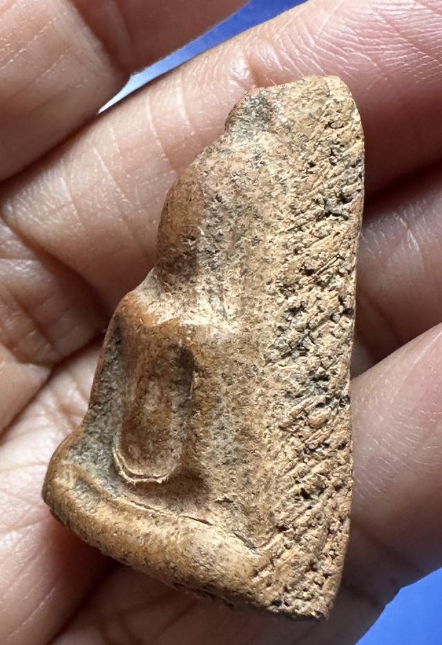 พระนางพญา เข่าโค้ง 7