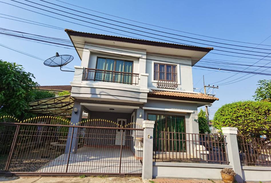 ให้เช่าบ้านเดี่ยว 2 ชั้น หมู่บ้านปาริชาติรังสิต คลองหลวง คลอง 4  โครงการของ แลนด์ แอนด์ เฮาส์ ค่าเช่า 12,000 บ./ด. ติดต่อ 0622826264 หมวย 12