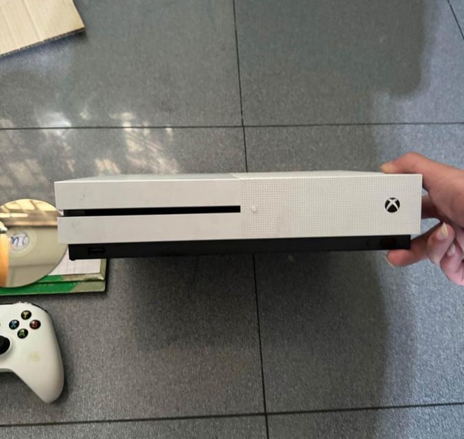 เครื่องเล่นเกมส์ Xbox One S  1