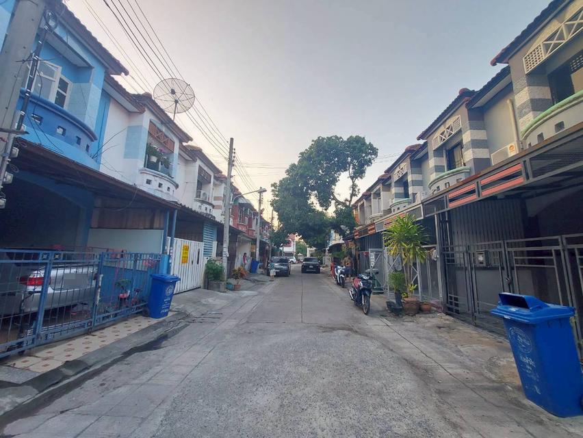 ขายบ้าน 2 ชั้น หมู่บ้านปิยวรารมย์ ไทรน้อย นนทบุรี 3