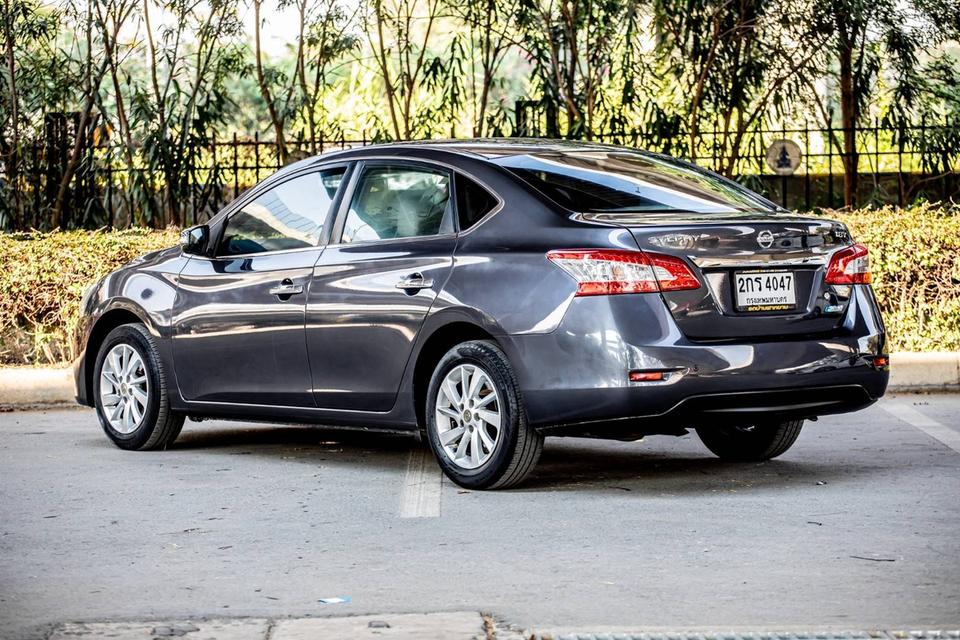 Nissan Sylphy 1.8 V ปี 2013 เกียร์ออโต้ สีเทา มือเดียวป้ายแดง 7