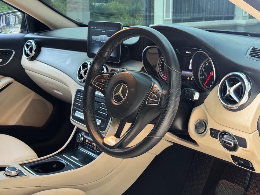 รหัสรถ AVA7995 ✨Mercedes Benz GLA200 Urban ปี 2018 W156 Facelift 13