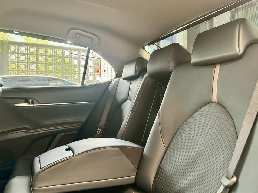 2023 Toyota Camry 2.5 sport เบนซิน ไมล์ 10,000 km.  5