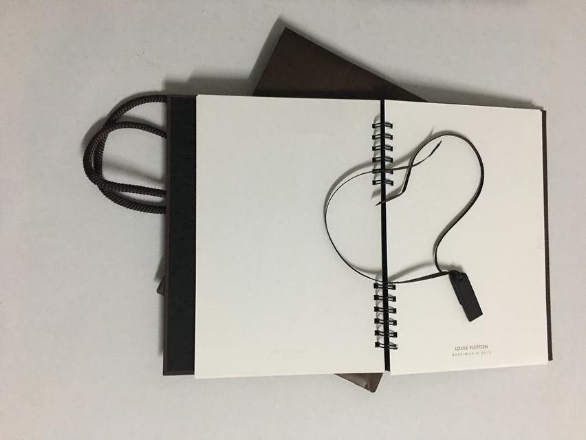 Louis Vuitton Notebook  4
