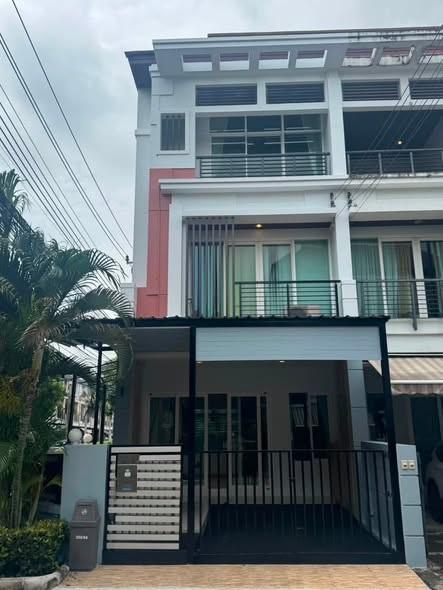 ให้เช่าทาวน์โฮม 3 ชั้นหลังมุม 3 ห้องนอน บ้านกลางเมือง เออร์บาเนี่ยน พระราม 9-ลาดพร้าว ซอยลาดพร้าว 84 ใกล้ MRTลาดพร้าว 71 1