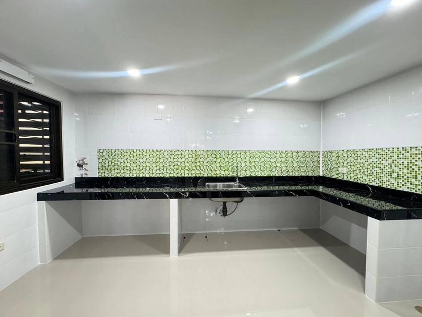 ให้เช่าทาวเฮ้าส์ 2 ชั้น หมู่บ้าน เดอะคัลเลอร์ ดอนเมือง-สรงประภา ใกล้สนามบินดอนเมือง,เมืองเอก,ม.รังสิต,ฟิวเจอร์ มีเฟอร์และเครื่องใช้ไฟฟ้าพร้อมอยู่ ราคา 13