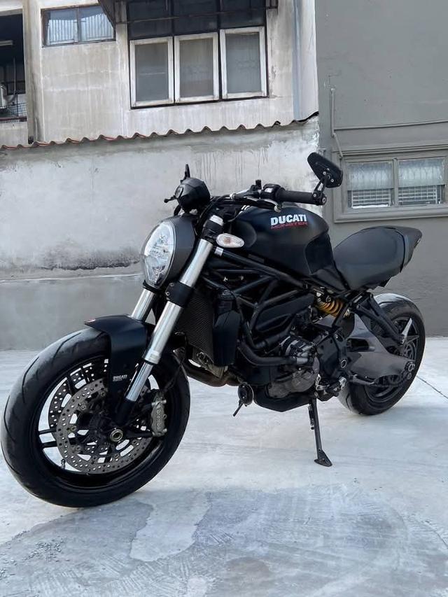 Ducati Monster 821 สีดำ 10