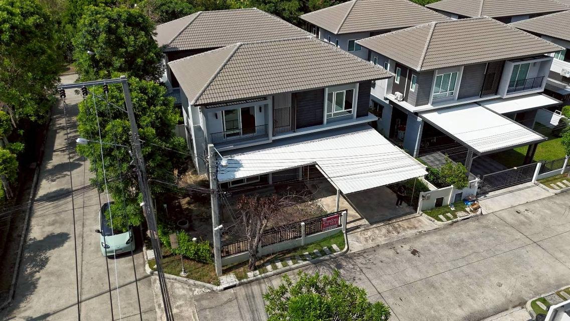 ขายบ้าน เซนโทร วัชรพล สุขาภิบาล5 ขนาด 63.8 ตร.ว. มีห้องนอนชั้นล่าง หลังมุม หลังใหญ่ เนื้อที่เยอะ 2