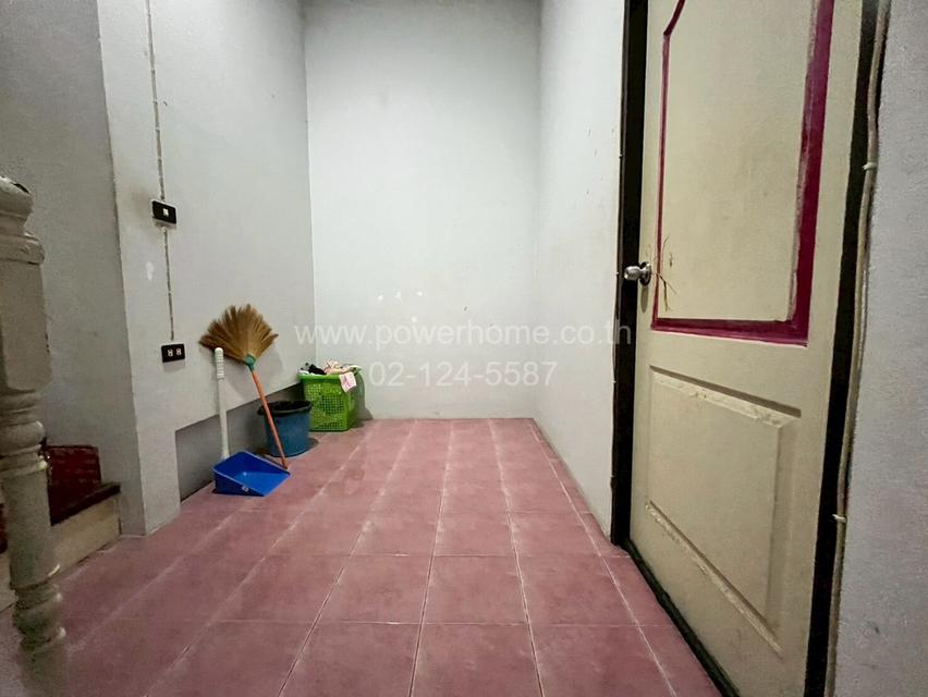 หมู่บ้านขจีนุช ลาดหลุมแก้ว ถนนราชพฤกษ์ ต.คลองพระอุดม อ.ลาดหลุมแก้ว จ.ปทุมธานี 13