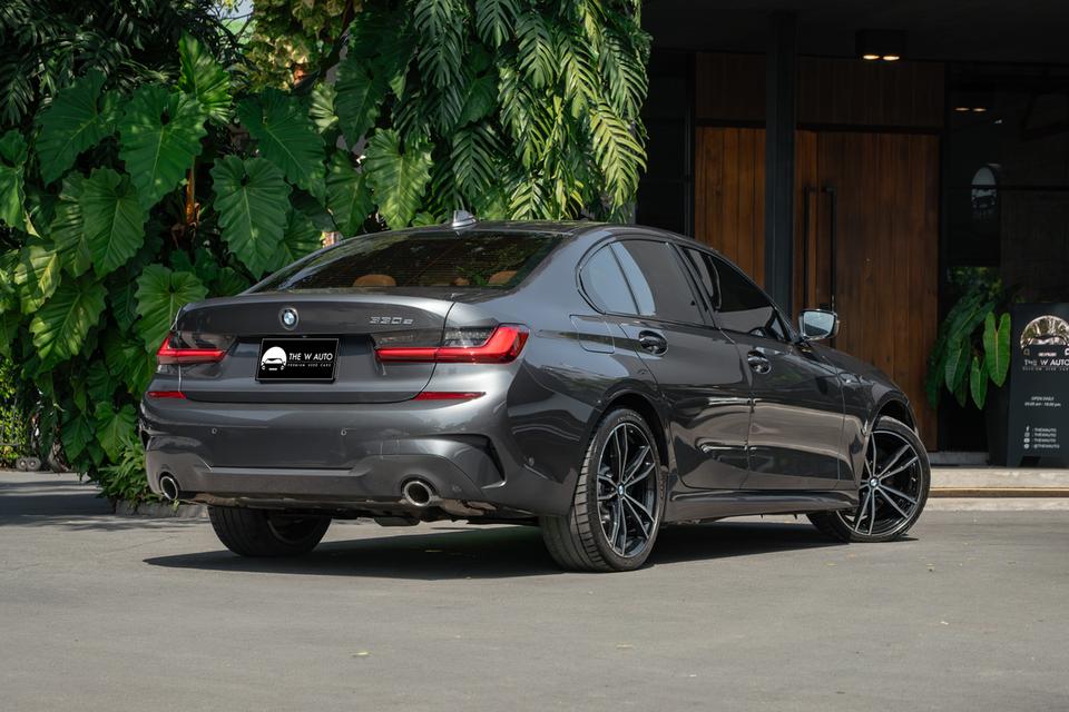 “BMW 330e M Sport Plug-in Hybrid” ปี2020 📌𝟯𝟯𝟬𝙚 สีหายากเข้าแล้ว! 🛠วิ่งน้อยพร้อม 𝘽𝙎𝙄&𝙒𝙖𝙧𝙧𝙖𝙣𝙩𝙮