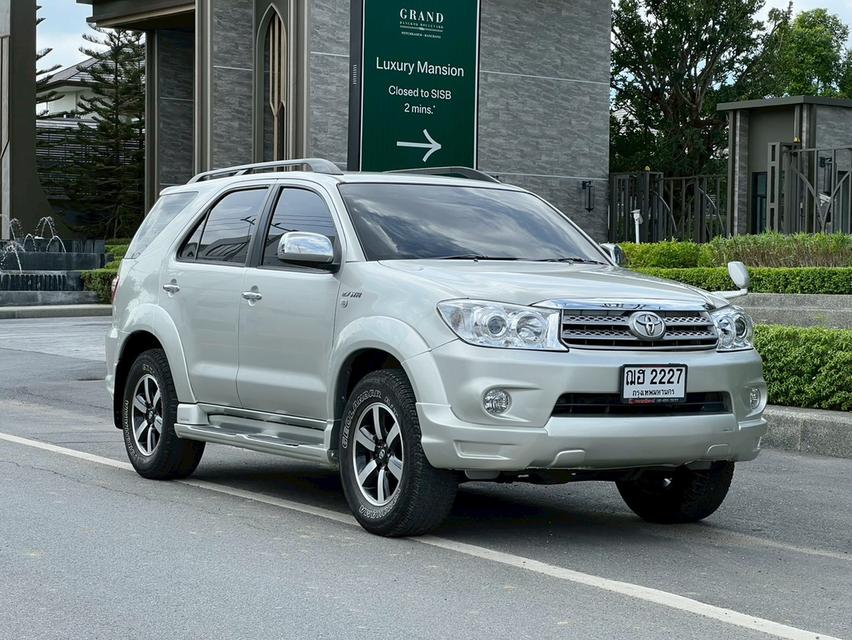Fortuner 7 ที่นั่ง เครื่องเบนซิน+CNG คุ้มสุดในงบสามแสน