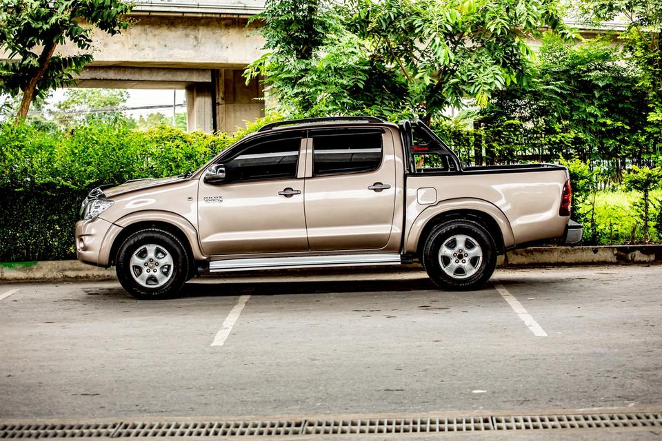 Toyota Vigo Double Cab 4 ประตู 2.5G ดีเซล เกียร์ Auto ปี2009 สีน้ำตาล  9