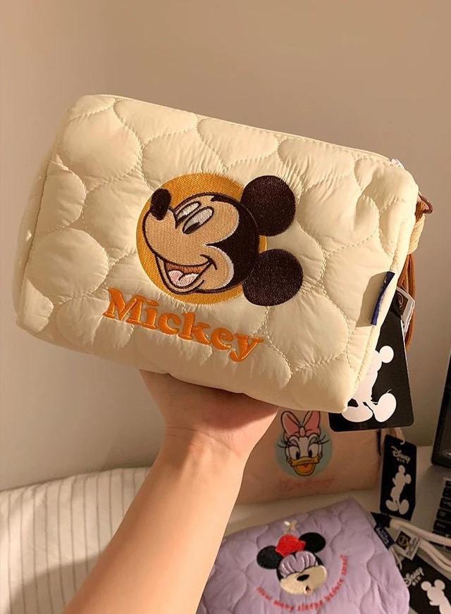 กระเป๋าเครื่องสำอางค์ลายการ์ตูนน่ารักๆ